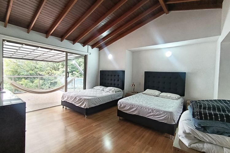 Casa de 4 alcobas en arriendo en Las Lomitas, Sabaneta, 500 m² · foto 11 de 24