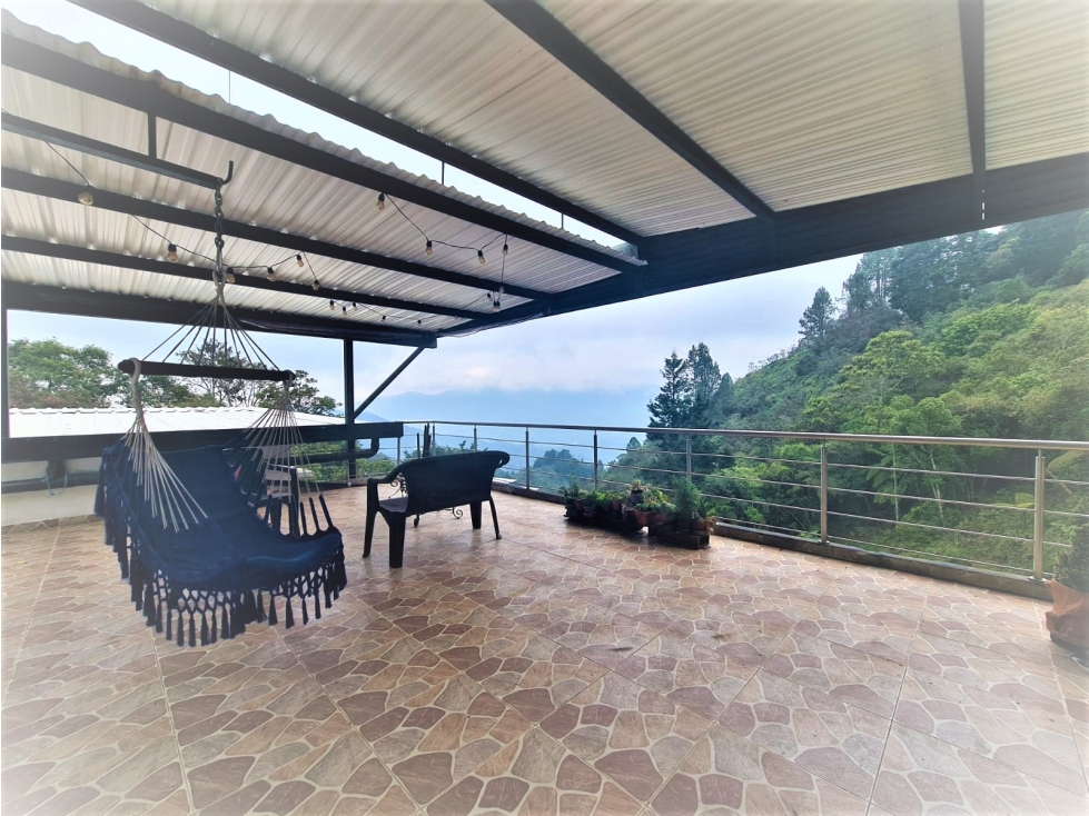 Casa de 8 alcobas en venta en Vallano, Sabaneta, 456 m² · foto 2 de 24