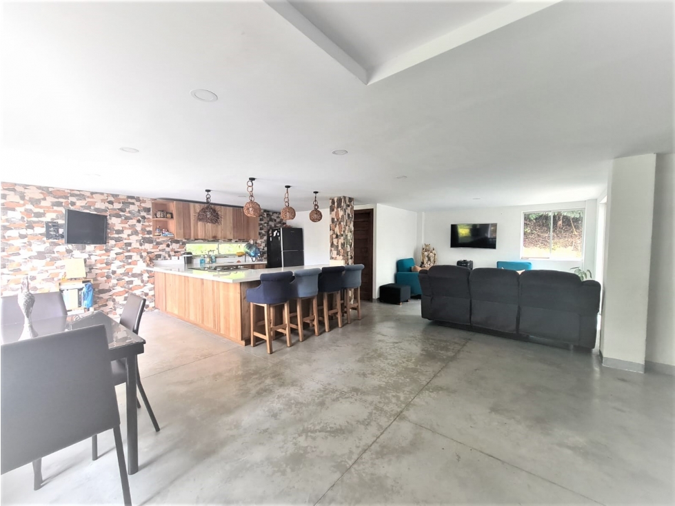 Casa de 8 alcobas en venta en Vallano, Sabaneta, 456 m² · foto 6 de 24
