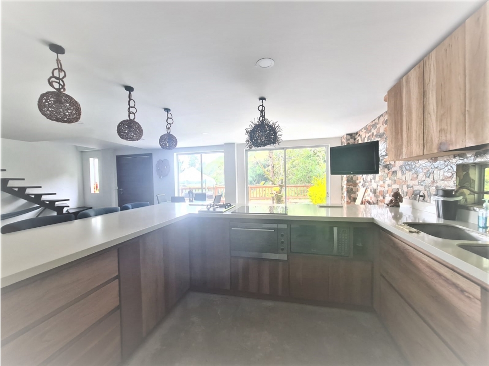 Casa de 8 alcobas en venta en Vallano, Sabaneta, 456 m² · foto 7 de 24