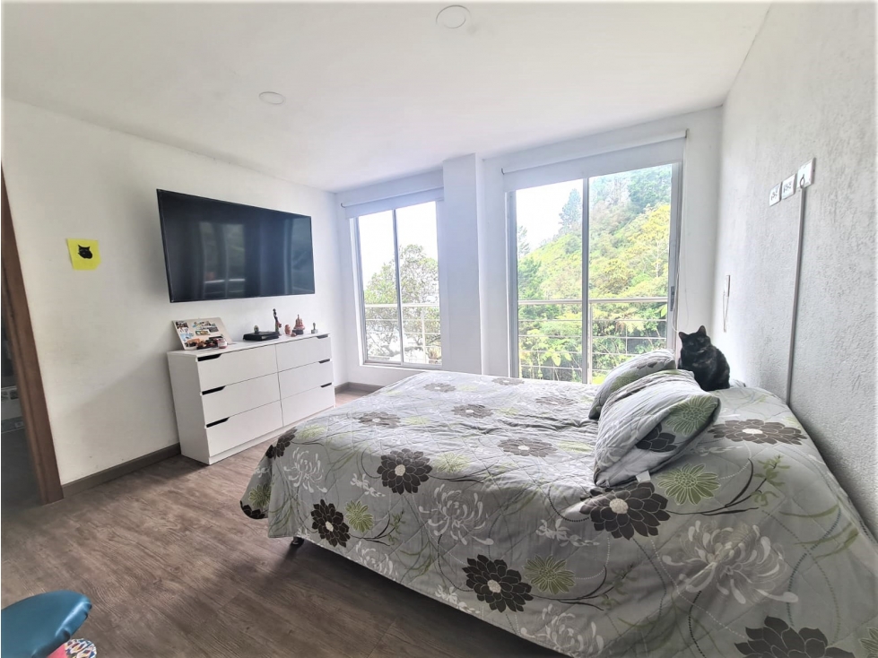 Casa de 8 alcobas en venta en Vallano, Sabaneta, 456 m² · foto 11 de 24