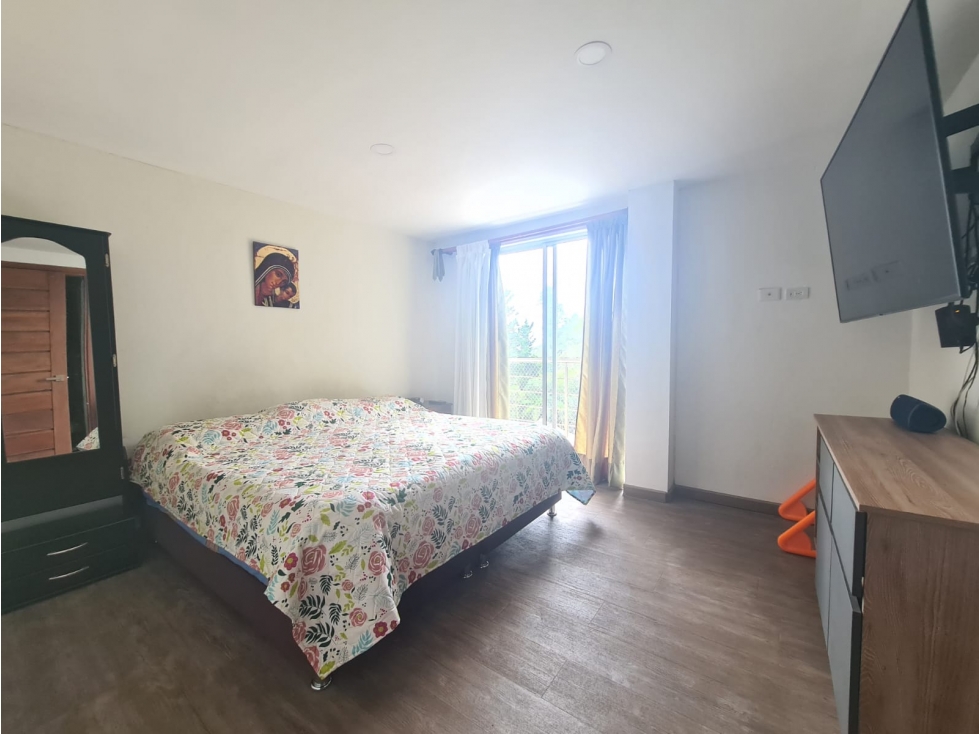 Casa de 8 alcobas en venta en Vallano, Sabaneta, 456 m² · foto 13 de 24