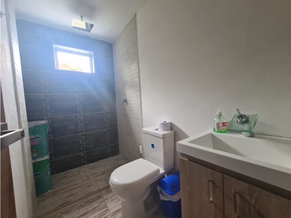 Casa de 8 alcobas en venta en Vallano, Sabaneta, 456 m² · foto 18 de 24