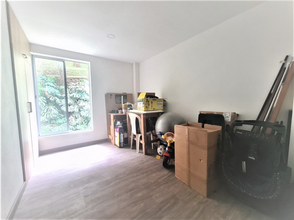 Casa de 8 alcobas en venta en Vallano, Sabaneta, 456 m² · foto 23 de 24