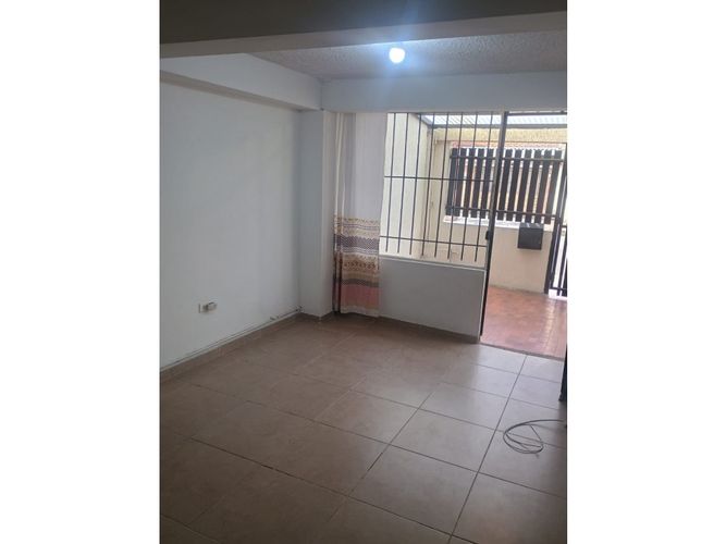Casa de 4 alcobas en venta en La Española, Bogotá, 308 m² · foto 2 de 19