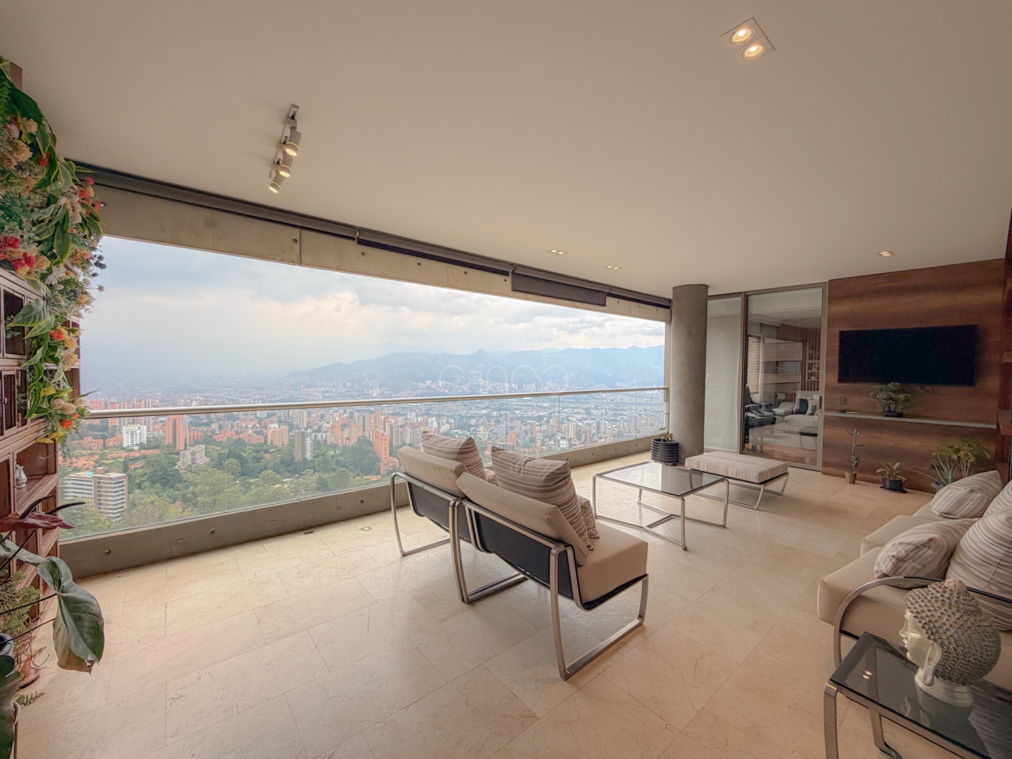 COLEGIATURA, Avenida Las Palmas, Medellín, Antioquia, Colombia - Photo 1