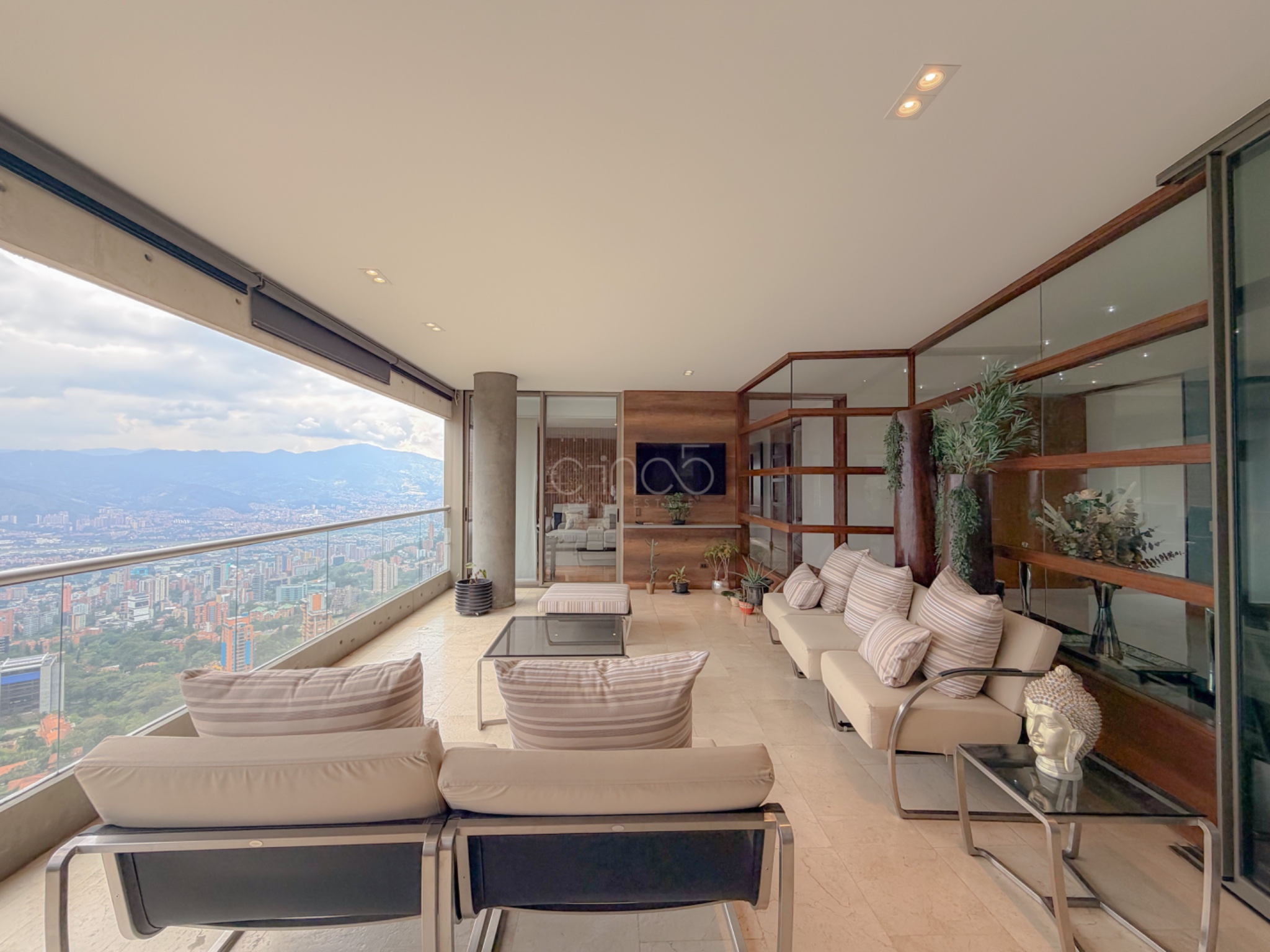 COLEGIATURA, Avenida Las Palmas, Medellín, Antioquia, Colombia - Photo 2