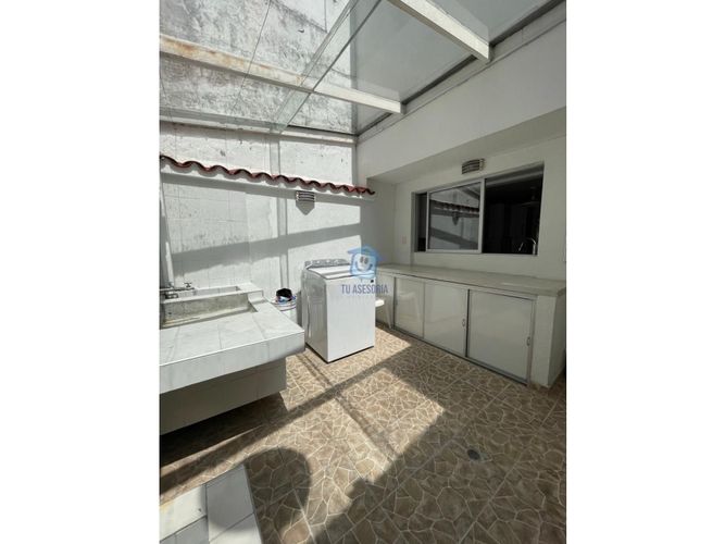 Casa de 5 alcobas en venta en Los Angeles, Pereira, 310 m² · foto 9 de 15