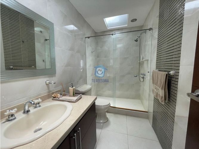 Casa de 5 alcobas en venta en Los Angeles, Pereira, 310 m² · foto 12 de 15