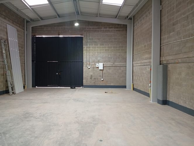 Bodega en arriendo en Entreamigos, Sabaneta, 200 m² · foto 2 de 5