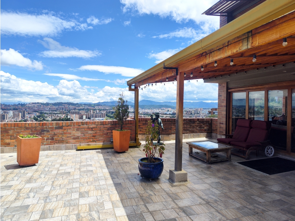Casa en venta en Bosque De Pinos, Bogotá · foto 2 de 24