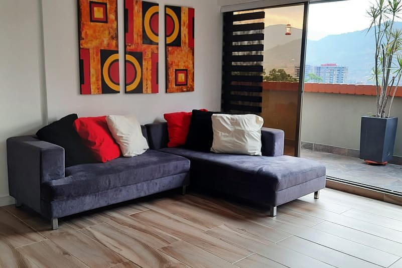 Apartamento en venta en El Poblado, Medellín · foto 4 de 13
