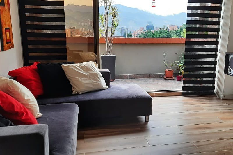 Apartamento en venta en El Poblado, Medellín · foto 2 de 13