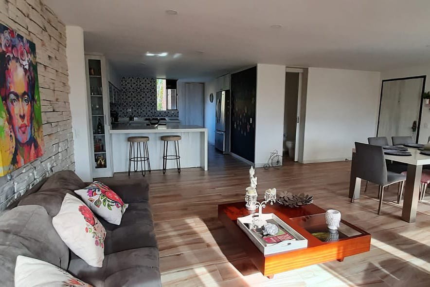 Apartamento en venta en El Poblado, Medellín · foto 3 de 13