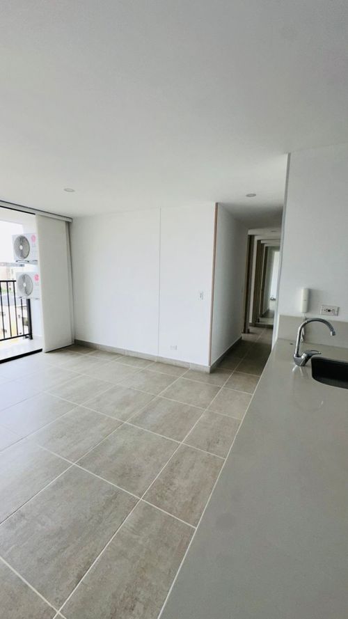 Apartamento de 2 alcobas en venta en Cuarto De Legua - Guadalupe, Cali, 75 m² · foto 2 de 18
