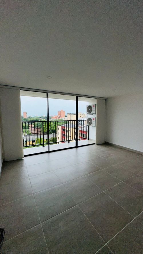 Apartamento de 2 alcobas en venta en Cuarto De Legua - Guadalupe, Cali, 75 m² · foto 3 de 18
