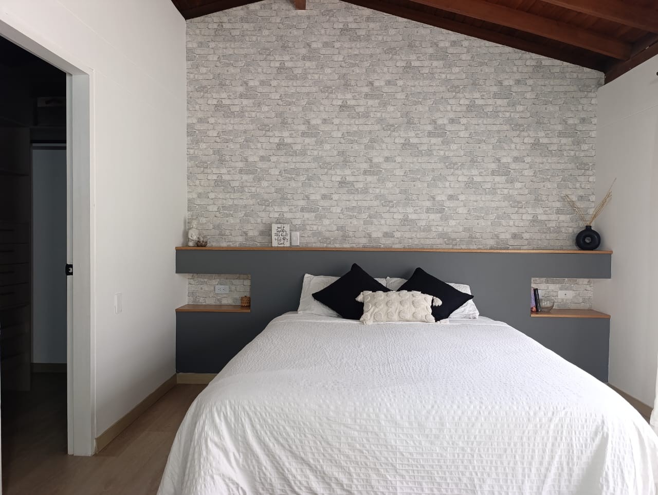 Casa en arriendo en El Poblado, Medellín · foto 8 de 20