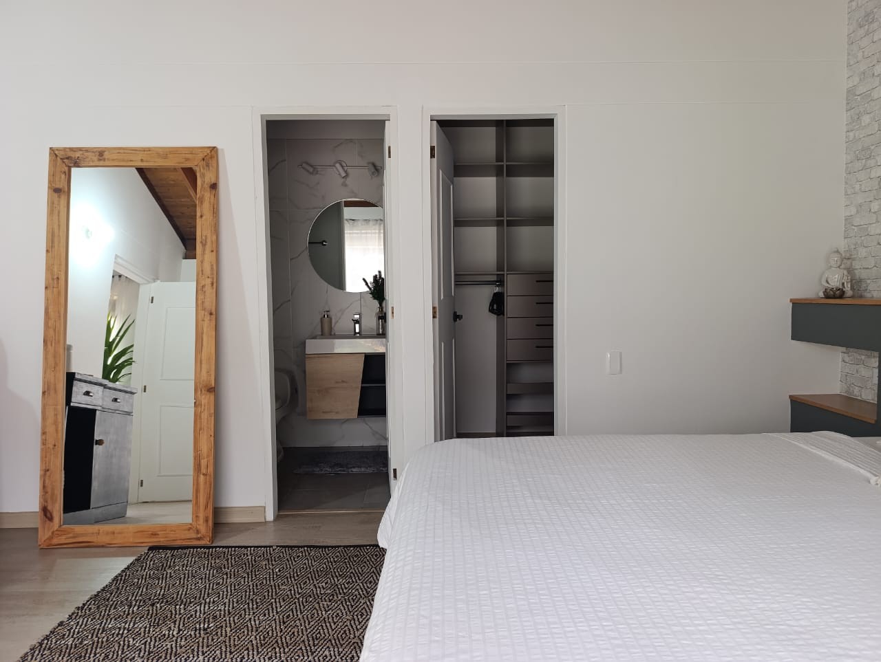 Casa en arriendo en El Poblado, Medellín · foto 9 de 20