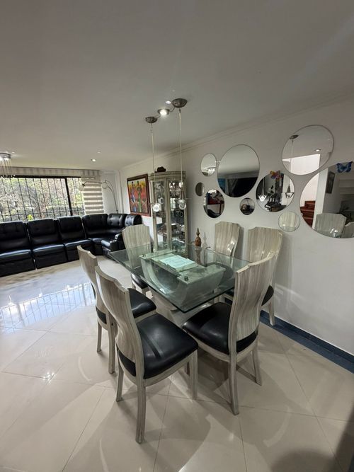 Casa de 4 alcobas en venta en Mallorca, Bogotá, 164 m² · foto 3 de 21