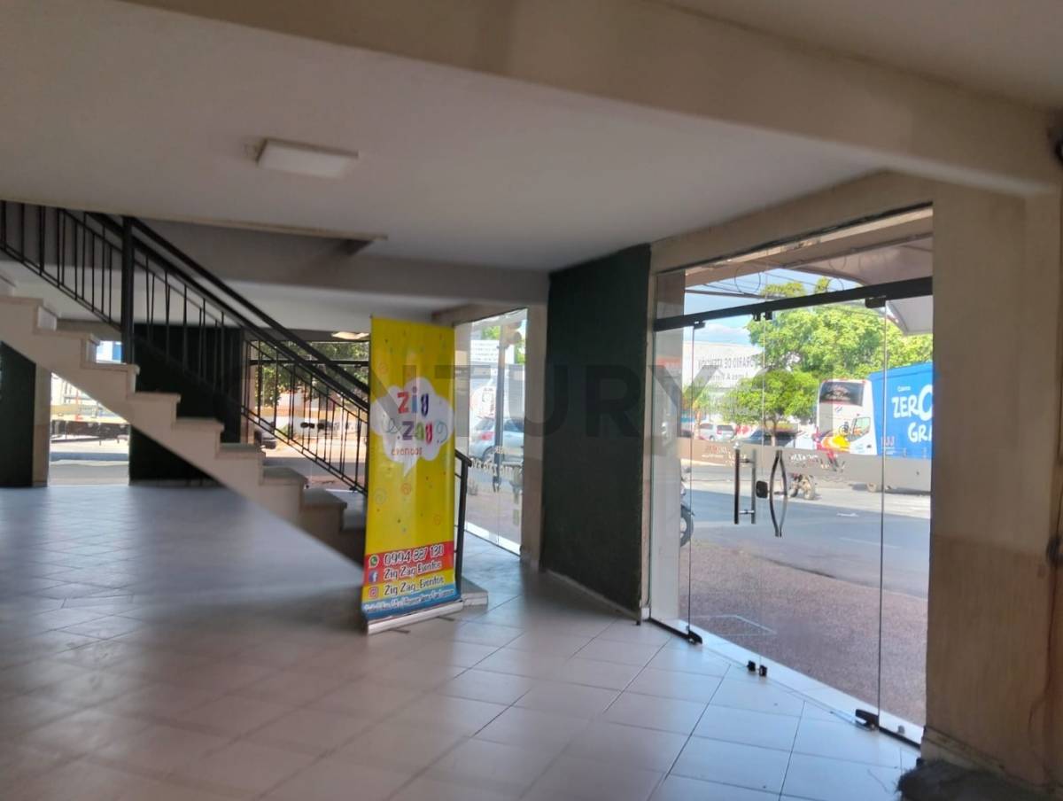 ALQUILO IMPECABLE SALON COMERCIAL — foto 2