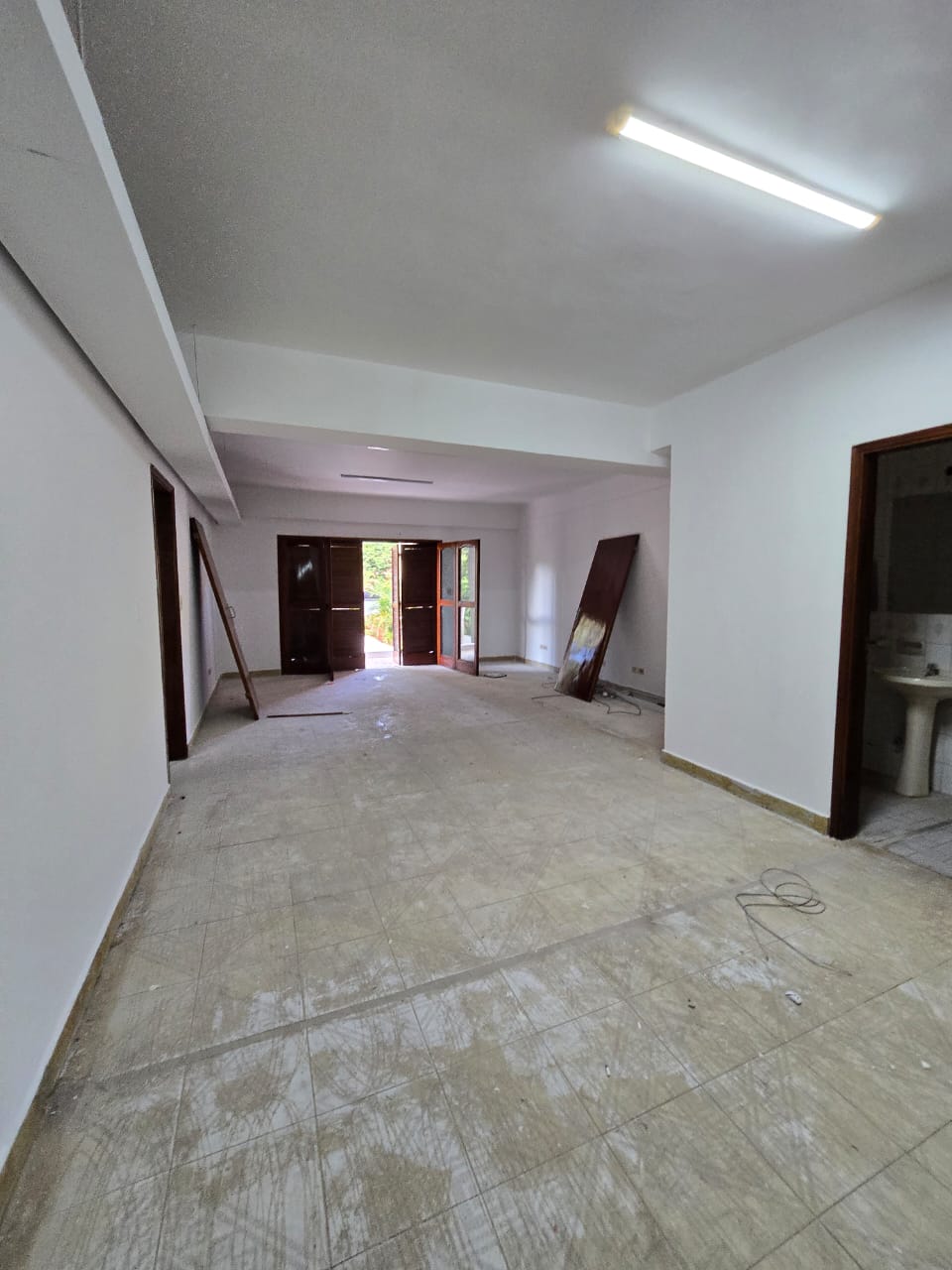 EN ALQUILER, IMPORTANTE PROPIEDAD SOBRE LA AVDA ESPAÑA. EDIFICIO CORPORATIVO / OFICINAS — foto 3