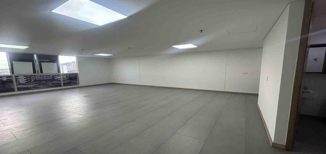 Oficina en arriendo en Los Alpes, Pereira, 53 m² · foto 5 de 11