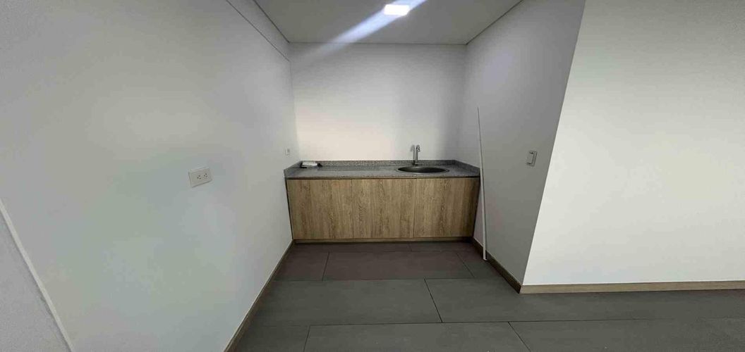 Oficina en arriendo en Los Alpes, Pereira, 53 m² · foto 7 de 11