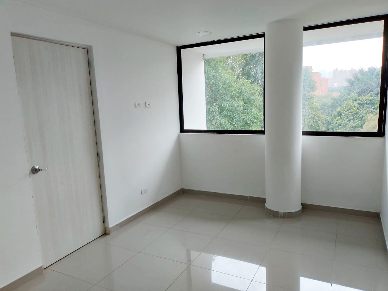 Apartamento en arriendo en Belén, Medellín · foto 2 de 19