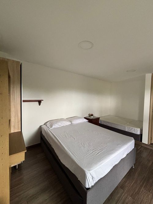 Casa de 5 alcobas en venta en Ricaurte, 266 m² · foto 23 de 24
