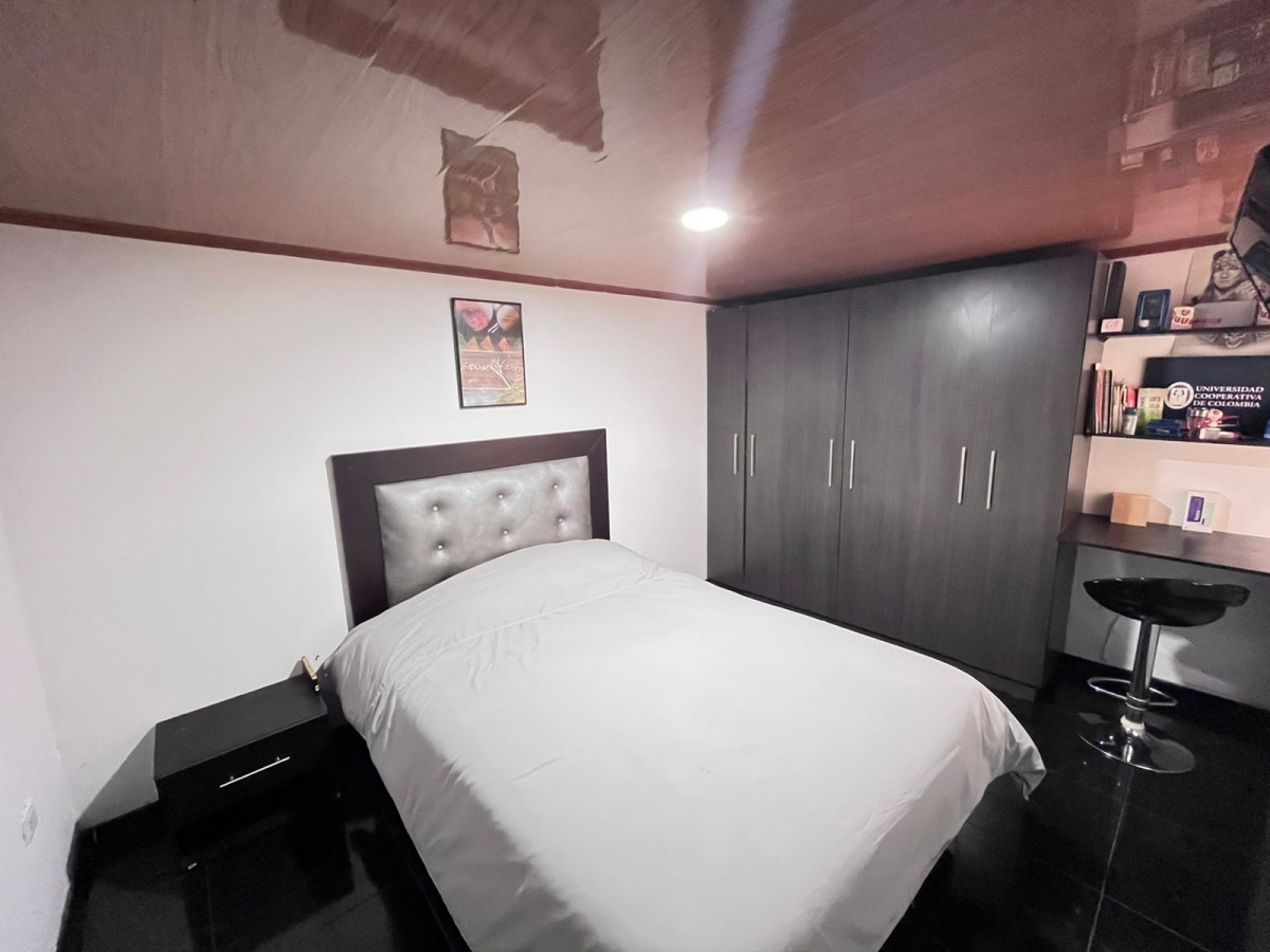 Casa en venta en Centro Comercial Titán Plaza, Bogotá · foto 8 de 24