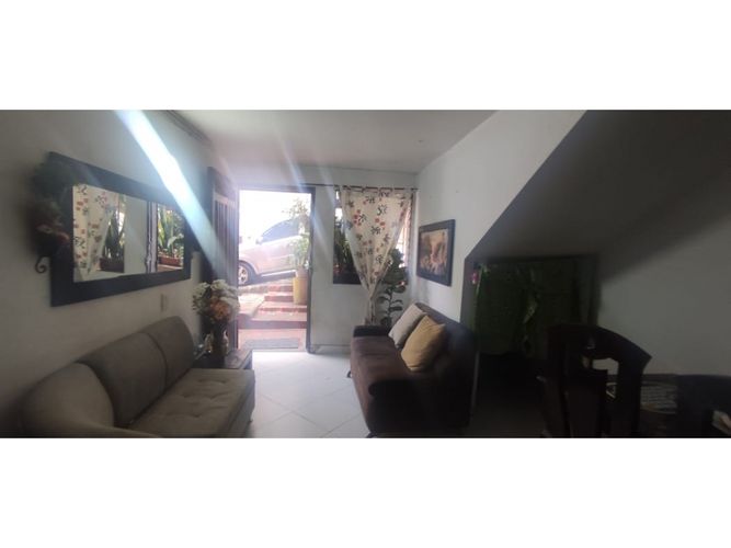 Casa de 5 alcobas en venta en Centro, Medellín, 121 m² · foto 3 de 23