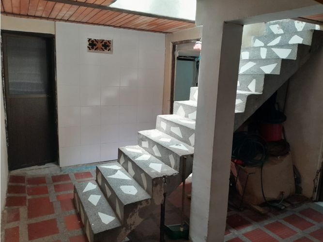 Casa de 5 alcobas en venta en Centro, Medellín, 121 m² · foto 9 de 23