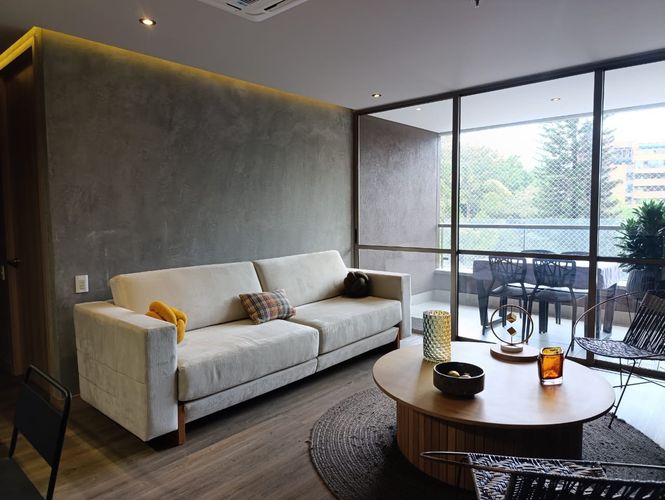 Apartamento de 2 alcobas en venta en El Poblado, Medellín, 90 m² · foto 2 de 15