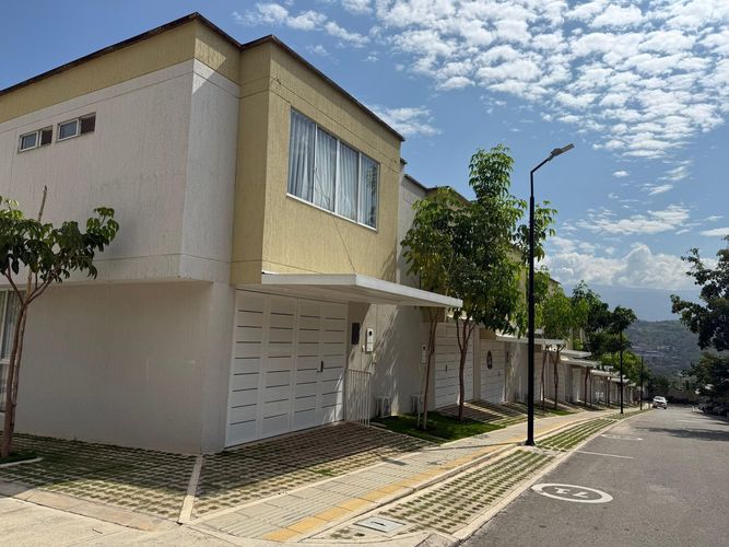Casa de 3 alcobas en venta en Hsd. Alcala, Girón, 100 m² · foto 7 de 11