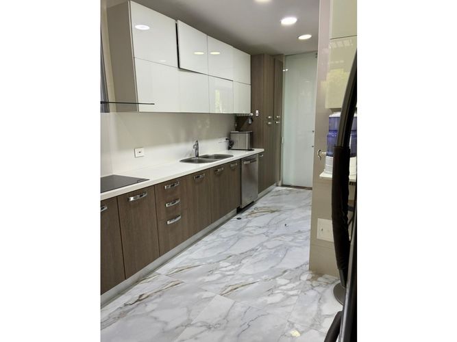 Apartamento de 5 alcobas en venta en Chico Norte, Bogotá, 430 m² · foto 3 de 12