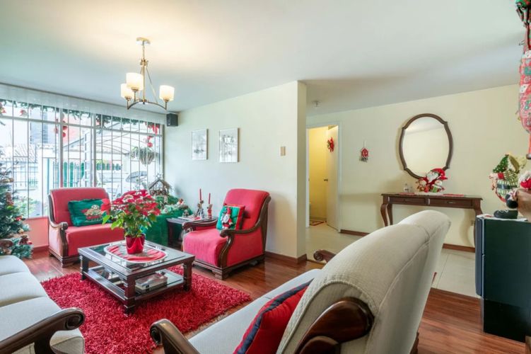 Casa de 4 alcobas en venta en Nueva Autopista, Bogotá, 187 m² · foto 3 de 20