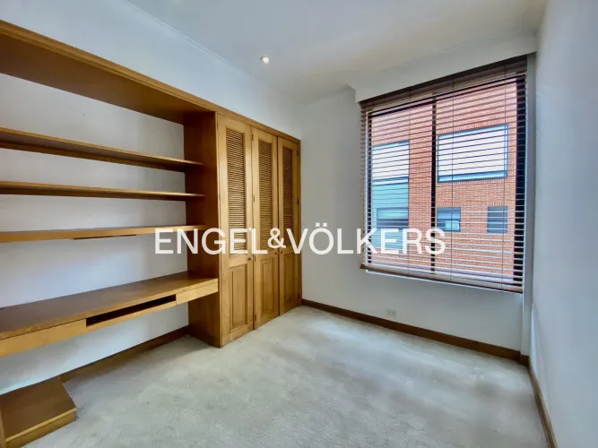 Apartamento de 4 alcobas en arriendo en Los Rosales, Bogotá, 480 m² · foto 15 de 19