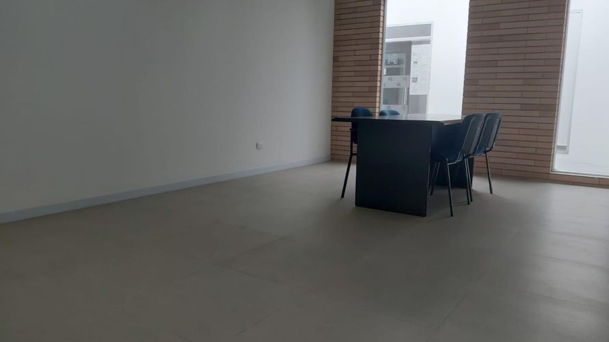 Oficina en arriendo en Laura Vicuña, Chía, 31 m² · foto 4 de 6