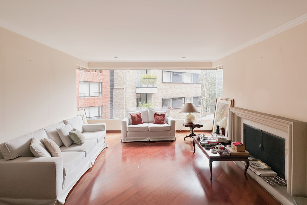 Apartamento en venta en Los Rosales, Bogotá · foto 2 de 24