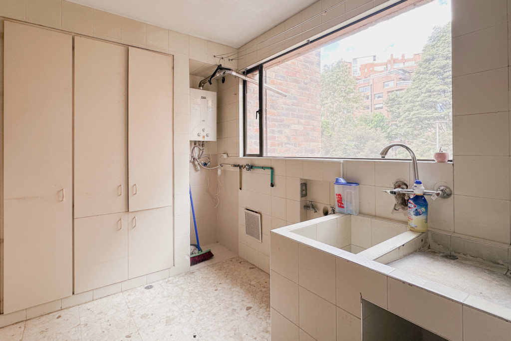 Apartamento en venta en Los Rosales, Bogotá · foto 8 de 24