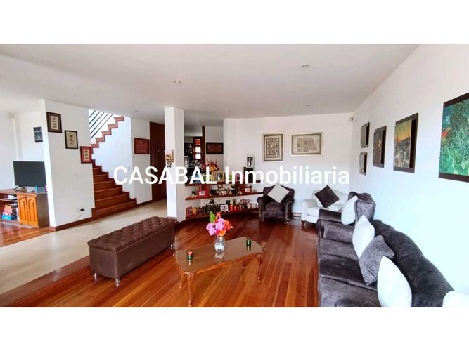 Casa de 5 alcobas en venta en Vereda La Balsa, Chía, 229 m² · foto 2 de 24
