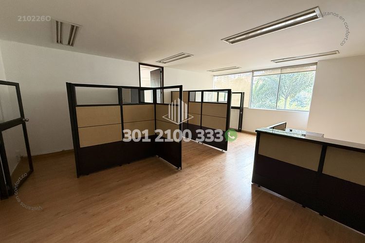 Oficina en arriendo en Los Balsos, Medellín, 74 m² · foto 2 de 12