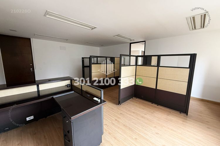 Oficina en arriendo en Los Balsos, Medellín, 74 m² · foto 3 de 12