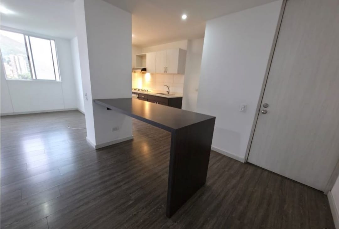 Apartamento en venta en Suramérica, Itagüí · foto 2 de 11