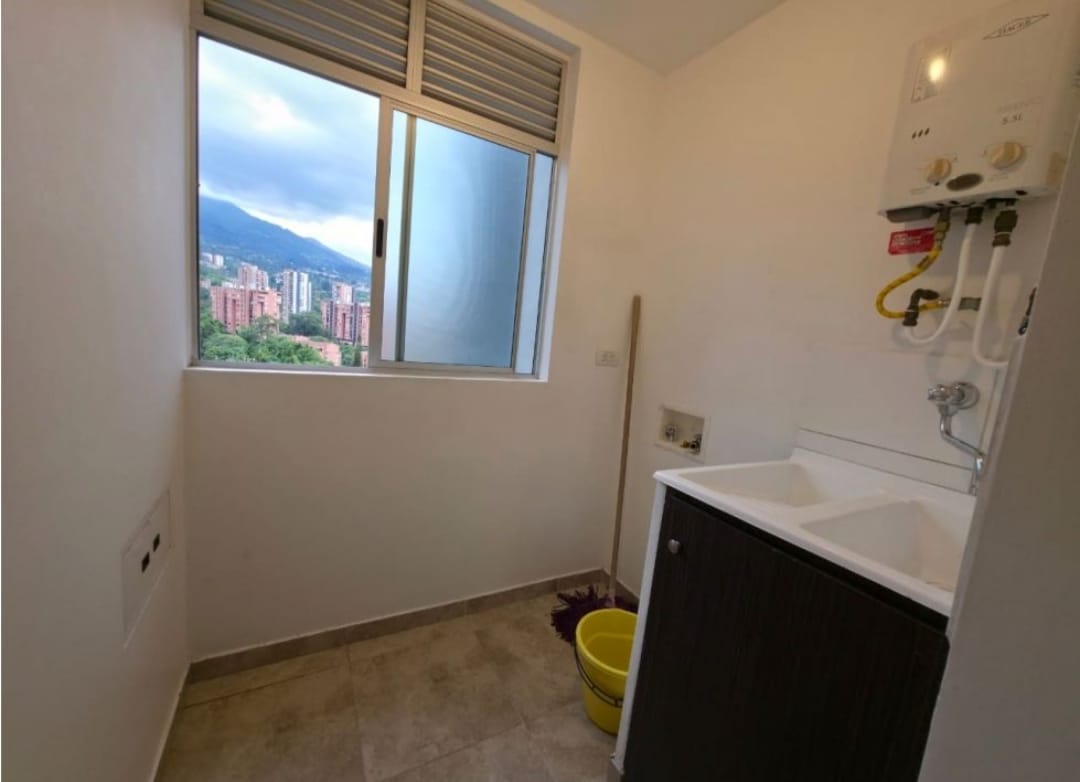 Apartamento en venta en Suramérica, Itagüí · foto 6 de 11