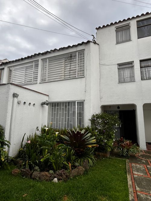 Casa en venta en Ilarco, Bogotá · foto 3 de 24