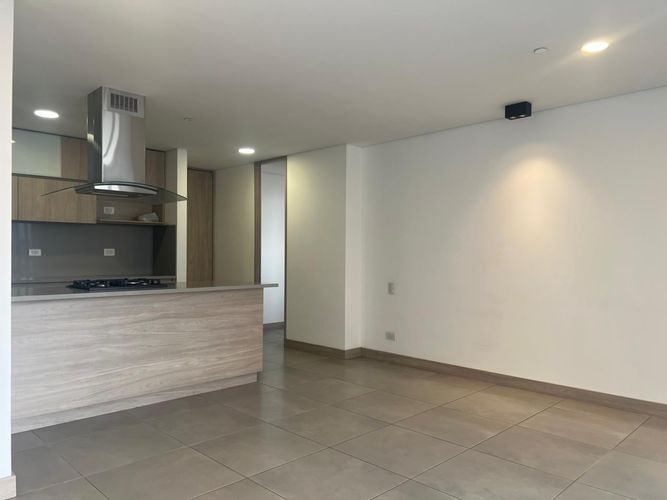 Apartamento de 2 alcobas en arriendo en Cumbres, Envigado, 87 m² · foto 6 de 15