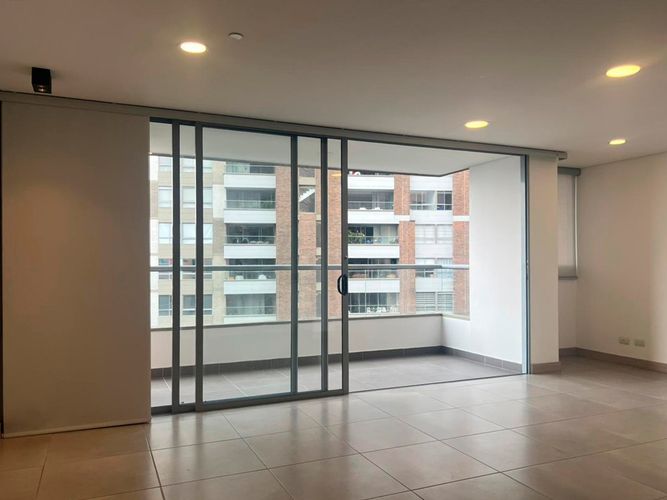 Apartamento de 2 alcobas en arriendo en Cumbres, Envigado, 87 m² · foto 2 de 15