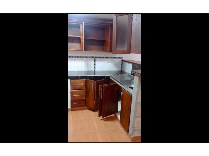 Casa de 4 alcobas en venta en Cuatro Esquinas, Rionegro, 269 m² · foto 6 de 10