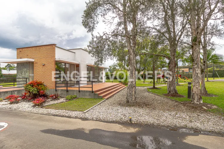 Casa de 4 alcobas en venta en Llano Grande, Rionegro, 350 m² · foto 15 de 18